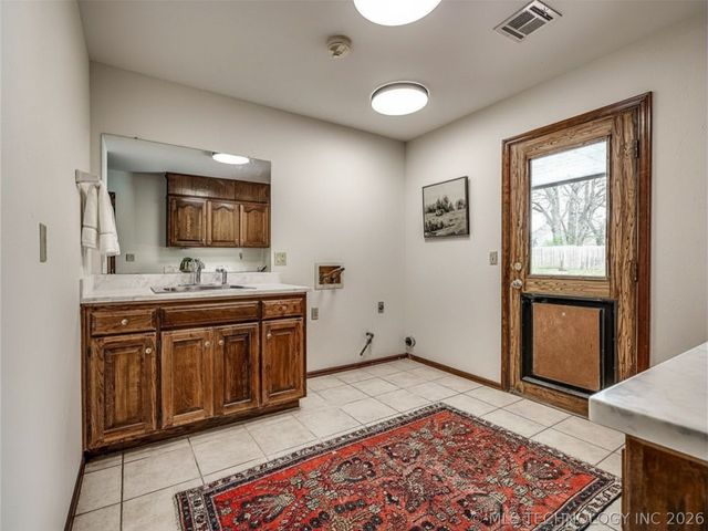 2417 Stonewall Drive, Bartlesville, OK 74006