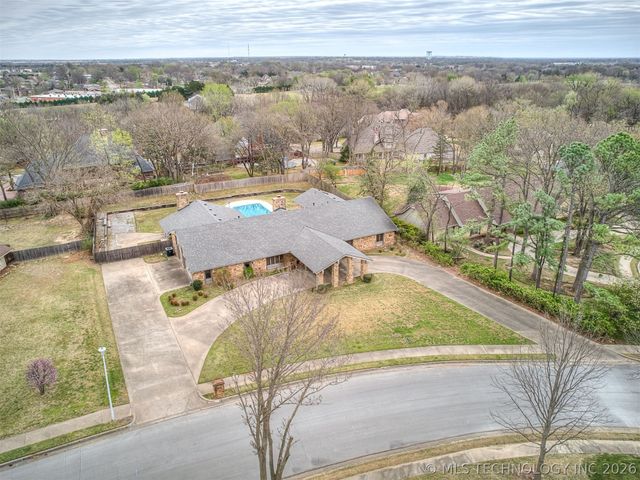 2417 Stonewall Drive, Bartlesville, OK 74006