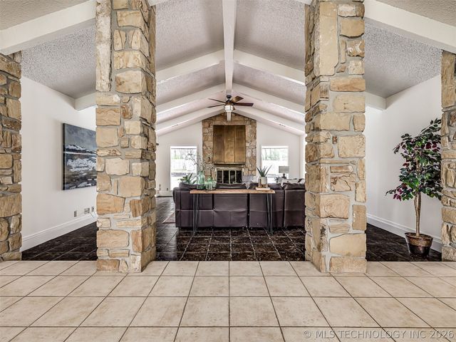 2417 Stonewall Drive, Bartlesville, OK 74006