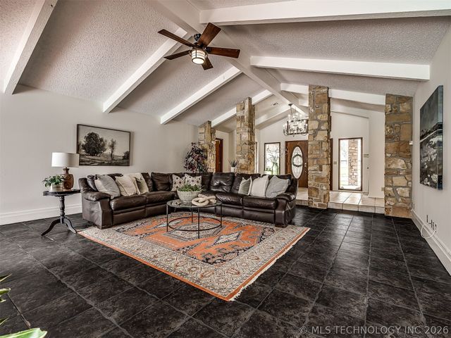 2417 Stonewall Drive, Bartlesville, OK 74006