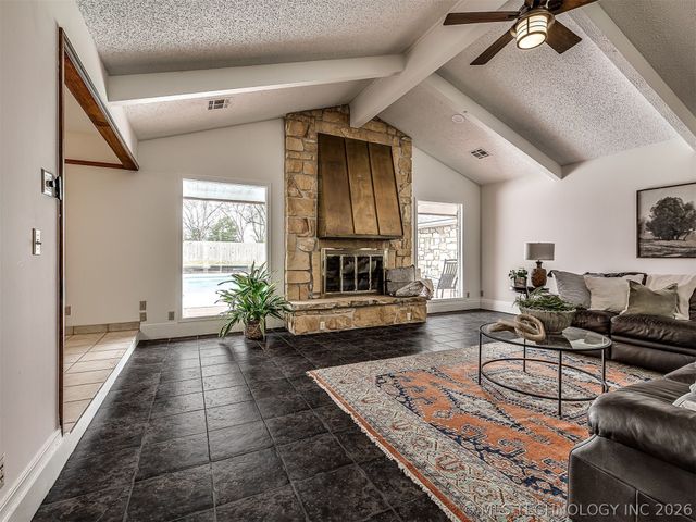 2417 Stonewall Drive, Bartlesville, OK 74006