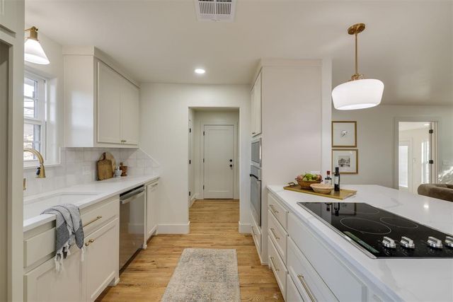 1500 Winchester Drive, Edmond, OK 73034