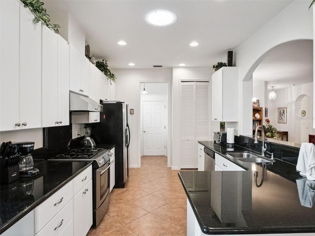 20500 QUEEN ALEXANDRA DRIVE, Leesburg, FL 34748