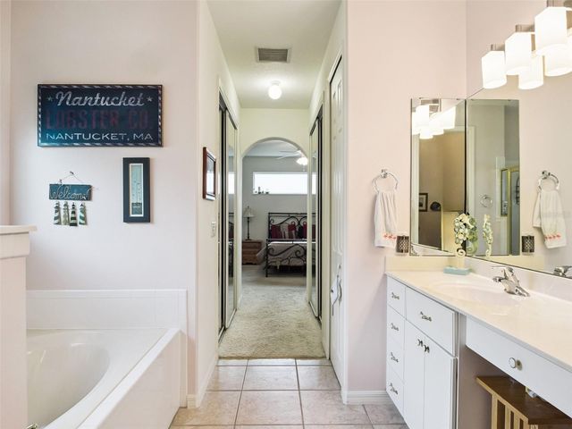 20500 QUEEN ALEXANDRA DRIVE, Leesburg, FL 34748