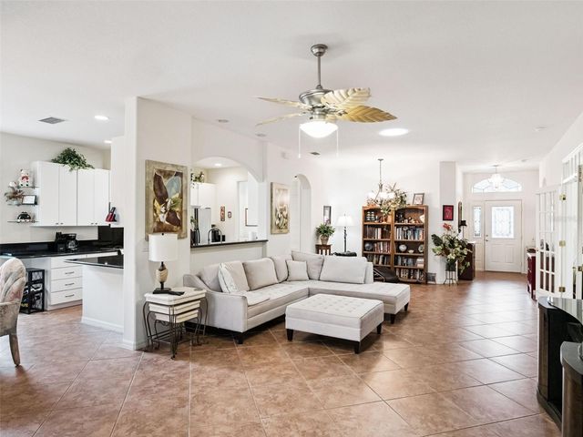 20500 QUEEN ALEXANDRA DRIVE, Leesburg, FL 34748