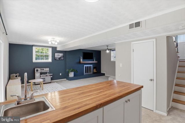 8627 BRADDOCK AVE, Alexandria, VA 22309