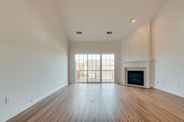 321 Shady Creek Ln, Nashville, TN 37211