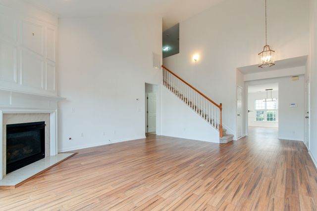 321 Shady Creek Ln, Nashville, TN 37211