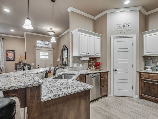 2204 Cale Cove, Yukon, OK 73099