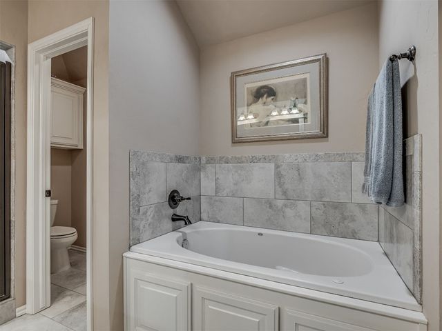 2204 Cale Cove, Yukon, OK 73099