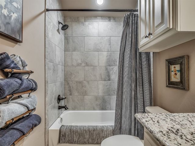 2204 Cale Cove, Yukon, OK 73099