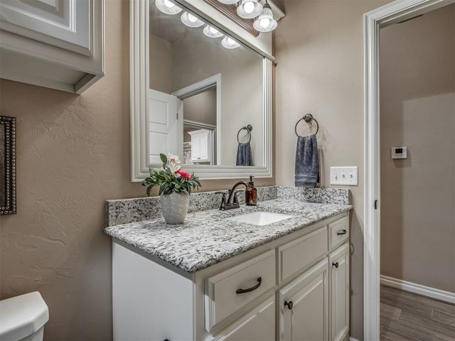 2204 Cale Cove, Yukon, OK 73099