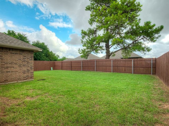 2204 Cale Cove, Yukon, OK 73099