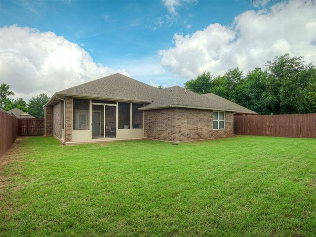 2204 Cale Cove, Yukon, OK 73099