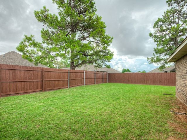 2204 Cale Cove, Yukon, OK 73099