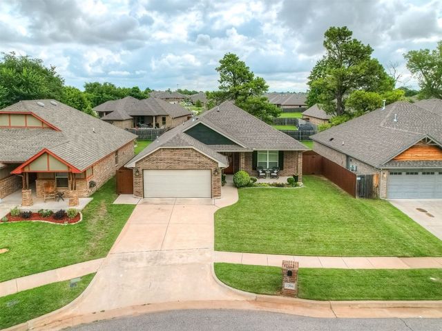 2204 Cale Cove, Yukon, OK 73099