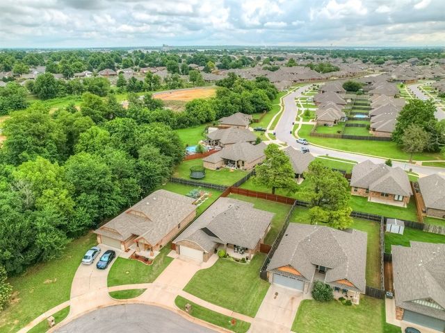 2204 Cale Cove, Yukon, OK 73099