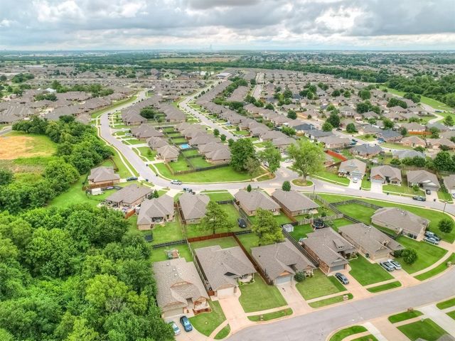2204 Cale Cove, Yukon, OK 73099