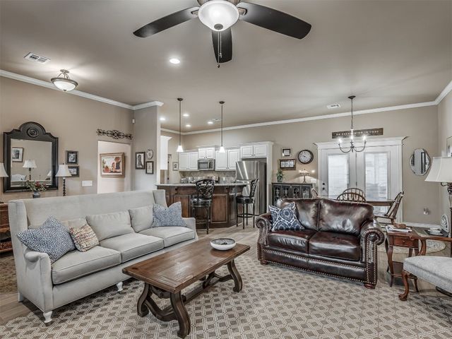 2204 Cale Cove, Yukon, OK 73099