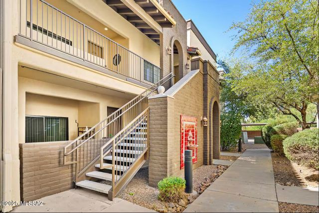2016 E River Rd Unit 204, Tucson, AZ 85718