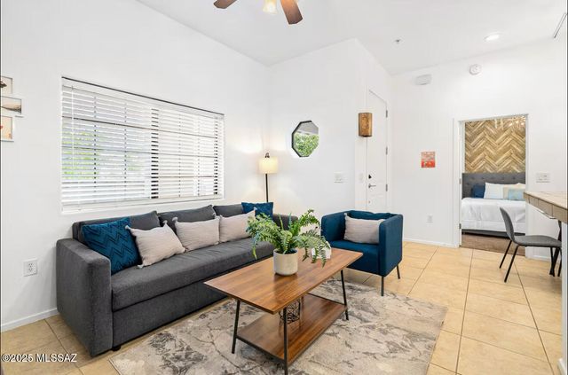 2016 E River Rd Unit 204, Tucson, AZ 85718