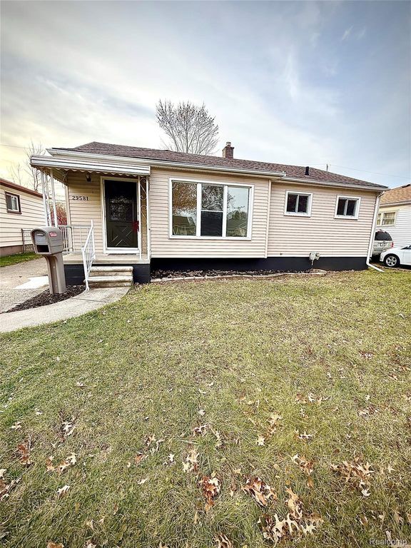 29581 Rosemont Street, Roseville, MI 48066