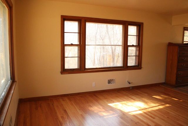 4961 S 92nd STREET, Greenfield, WI 53228