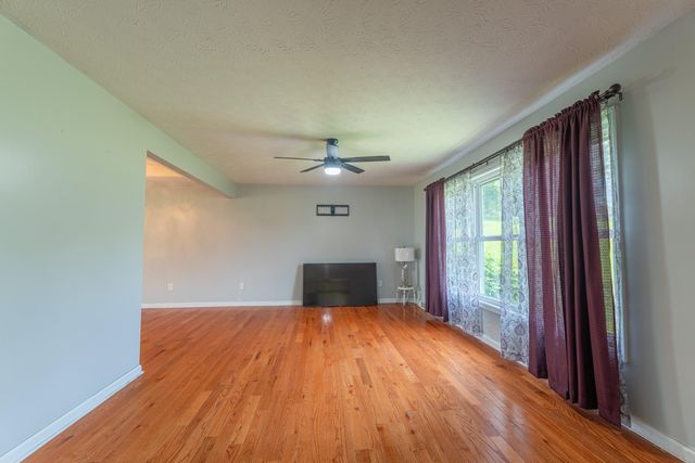 90 Owens Ferry Road, Somerset, KY 42501