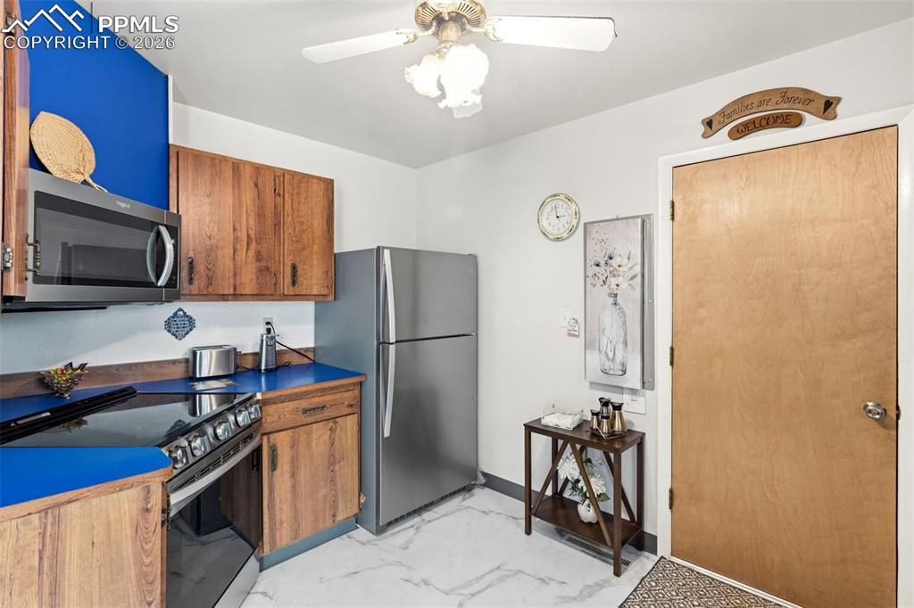 Image 10 of property listing at 1906 Mount Vernon Street, Colorado Springs, CO 80909