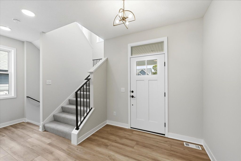 6126 Harkness Lane S, Cottage Grove, MN 55016 — photo 4