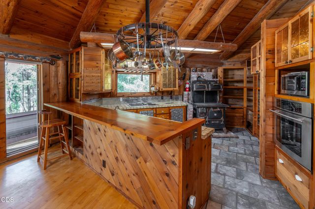54685 Silver Fox Drive, Bend, OR 97707