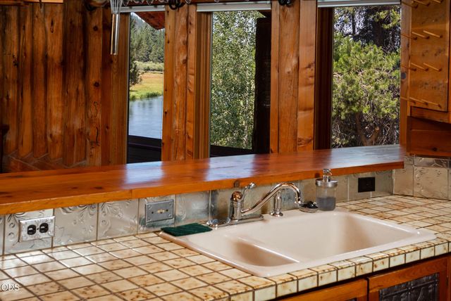 54685 Silver Fox Drive, Bend, OR 97707