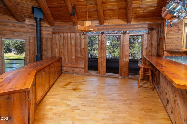 54685 Silver Fox Drive, Bend, OR 97707