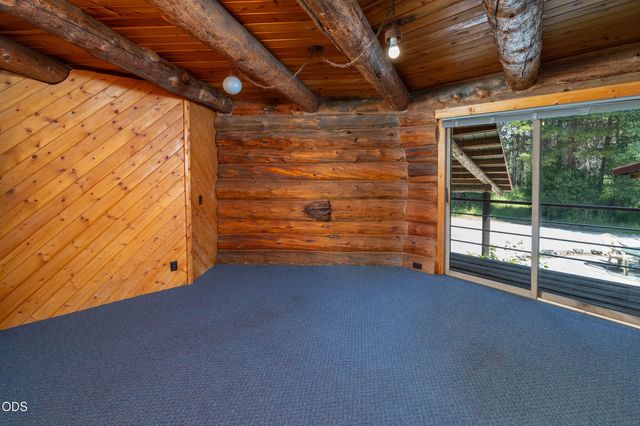 54685 Silver Fox Drive, Bend, OR 97707