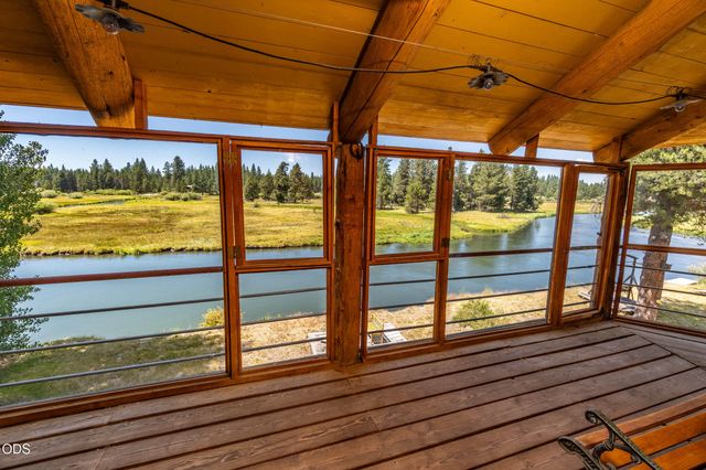 54685 Silver Fox Drive, Bend, OR 97707