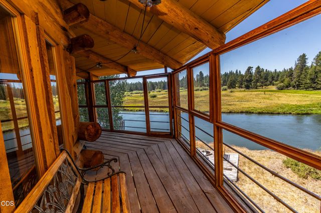 54685 Silver Fox Drive, Bend, OR 97707