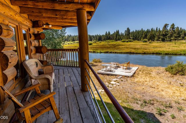 54685 Silver Fox Drive, Bend, OR 97707