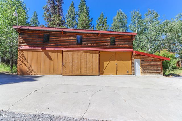 54685 Silver Fox Drive, Bend, OR 97707