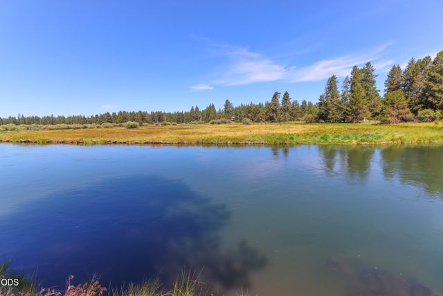 54685 Silver Fox Drive, Bend, OR 97707