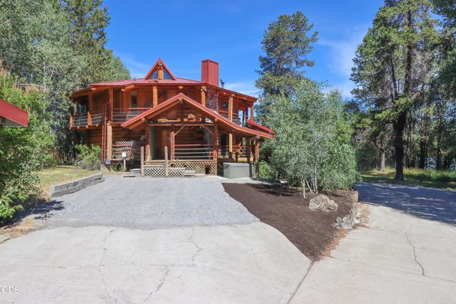 54685 Silver Fox Drive, Bend, OR 97707