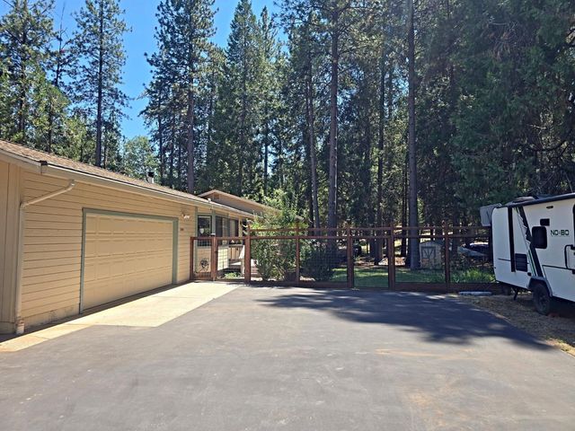 13547 Schooner Hill Dr, Grass Valley, CA 95945