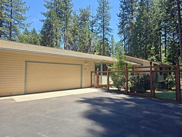 13547 Schooner Hill Dr, Grass Valley, CA 95945