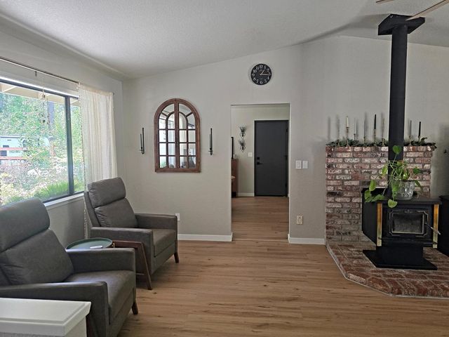 13547 Schooner Hill Dr, Grass Valley, CA 95945