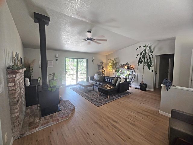 13547 Schooner Hill Dr, Grass Valley, CA 95945