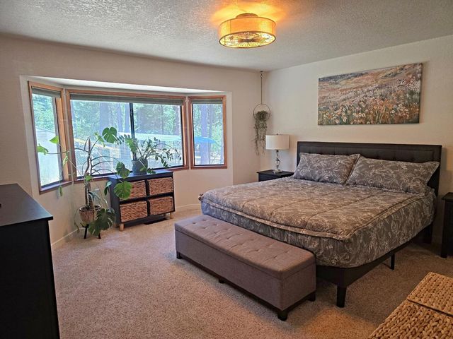 13547 Schooner Hill Dr, Grass Valley, CA 95945