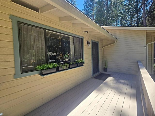 13547 Schooner Hill Dr, Grass Valley, CA 95945