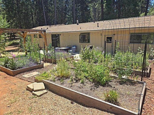 13547 Schooner Hill Dr, Grass Valley, CA 95945