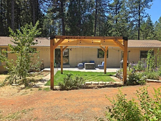 13547 Schooner Hill Dr, Grass Valley, CA 95945