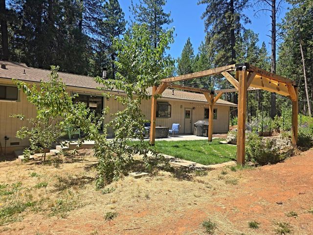 13547 Schooner Hill Dr, Grass Valley, CA 95945