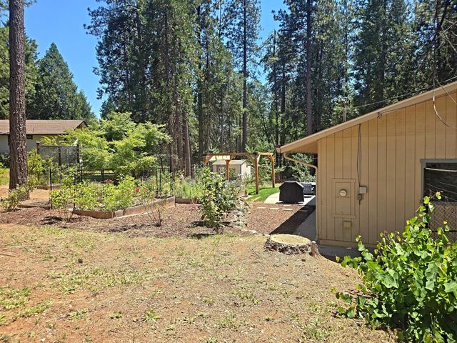 13547 Schooner Hill Dr, Grass Valley, CA 95945